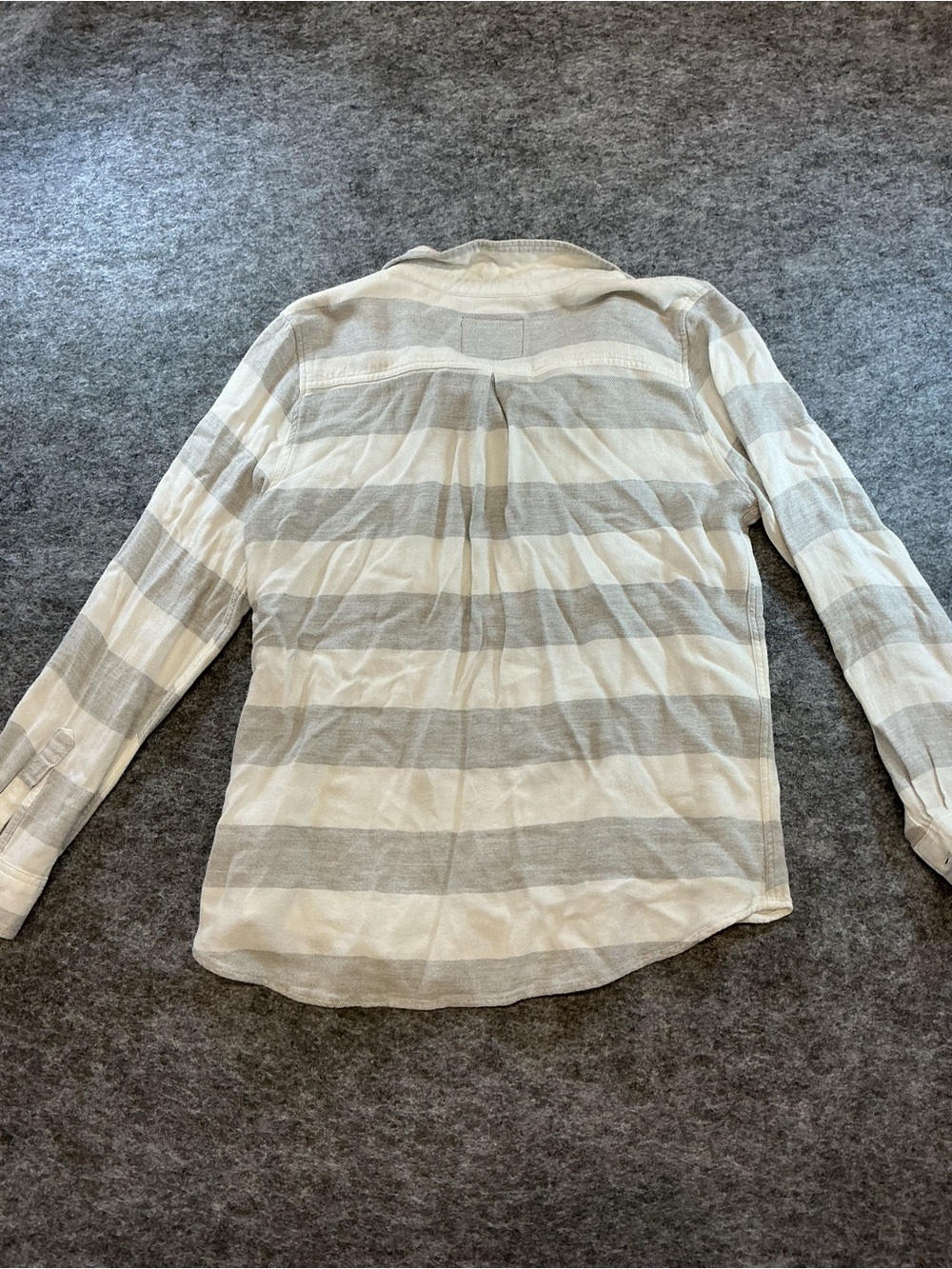 Rails Casual Striped Button-Down Shirt — Light Gray & White Size L - Picture 3 of 3